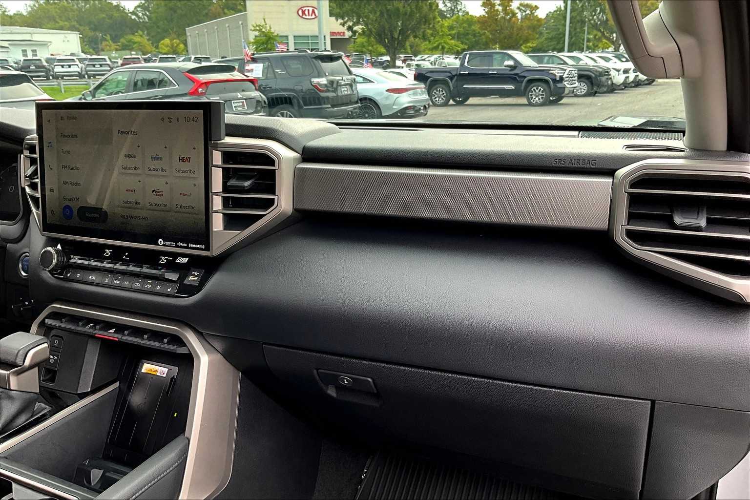 2024 Toyota Tundra Limited photo 16