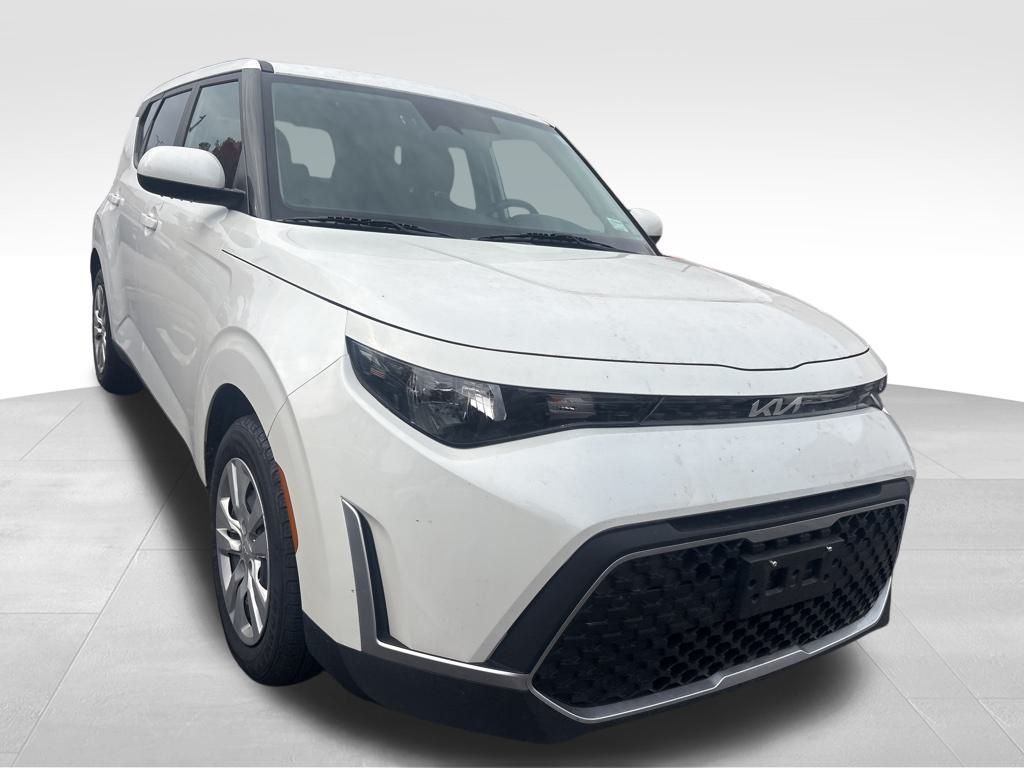 2023 Kia Soul LX photo 3