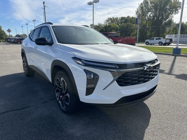 2025 Chevrolet Trax photo 3