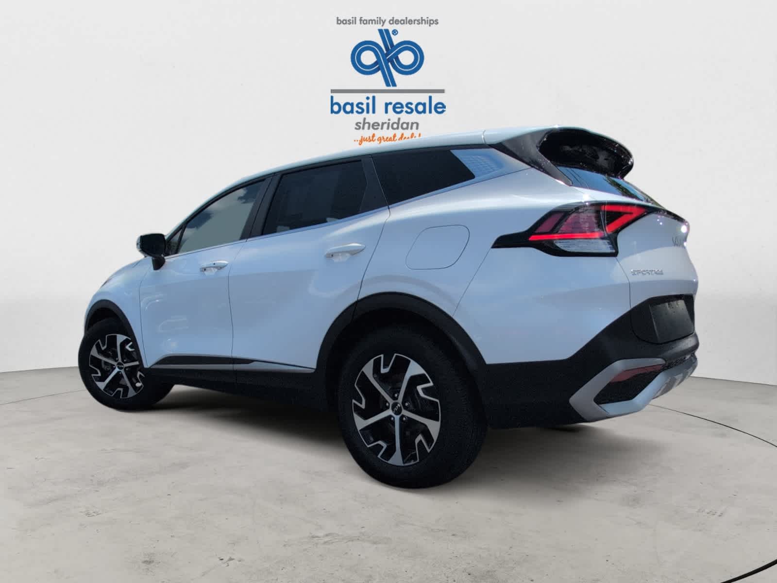 2023 Kia Sportage EX photo 3