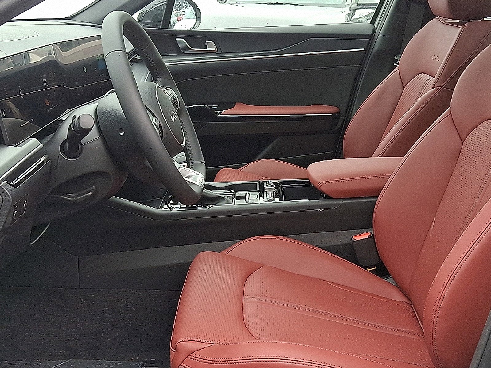 2025 Kia K5 GT-Line photo 12
