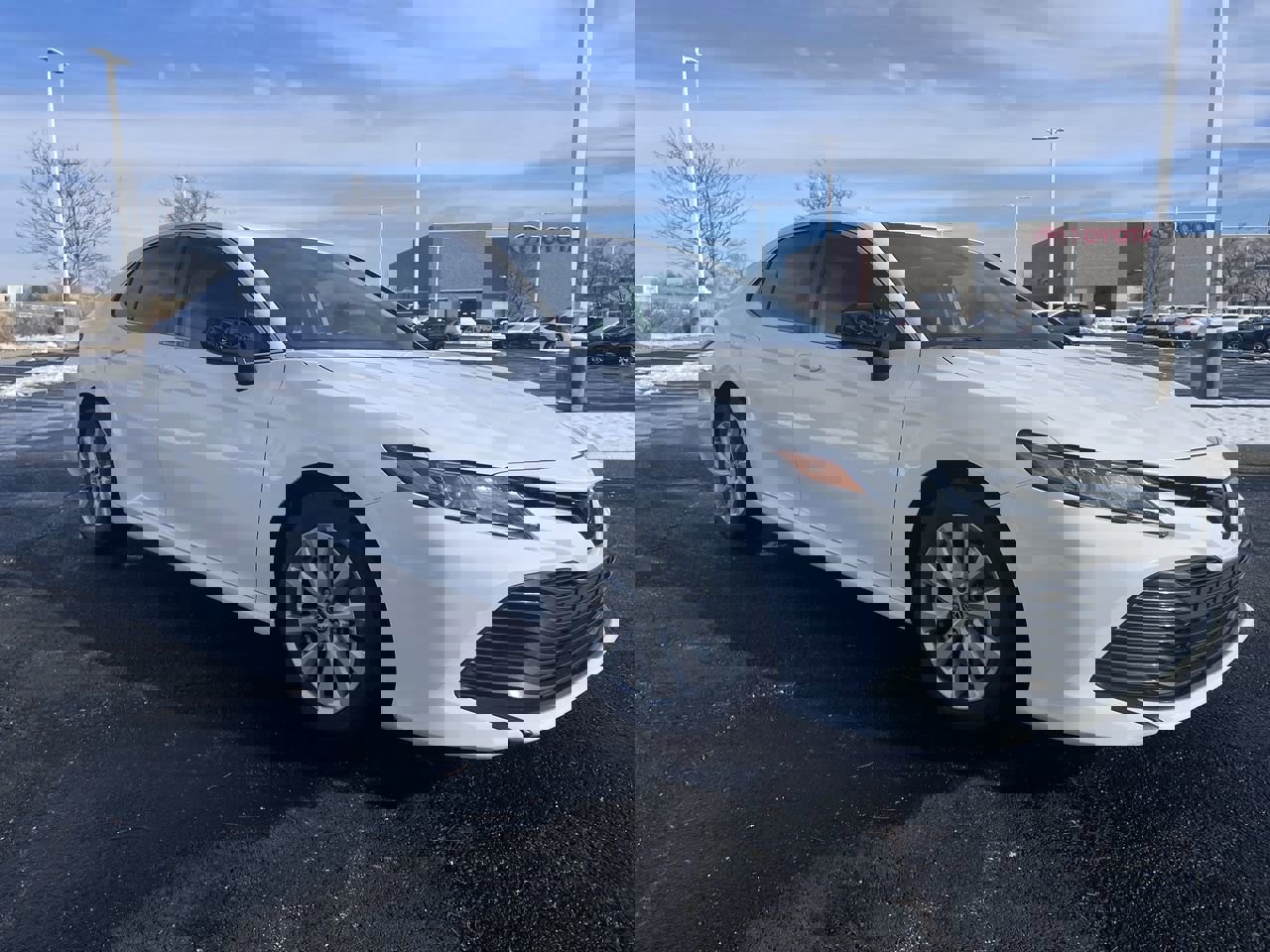 2019 Toyota Camry LE's photo