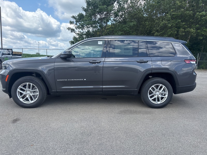 2025 Jeep Grand Cherokee Laredo X photo 6