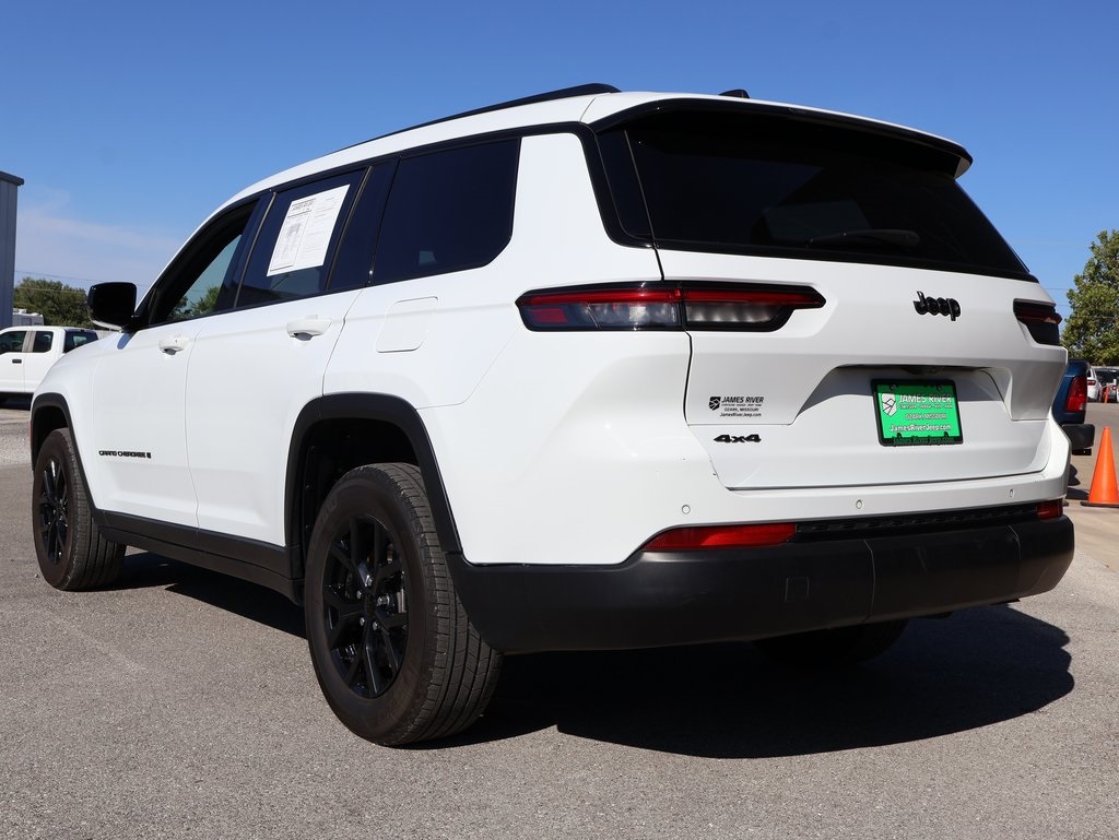 2024 Jeep Grand Cherokee Altitude photo 3