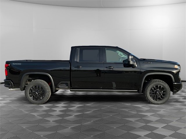2026 Chevrolet Silverado 2500HD LTZ photo 2