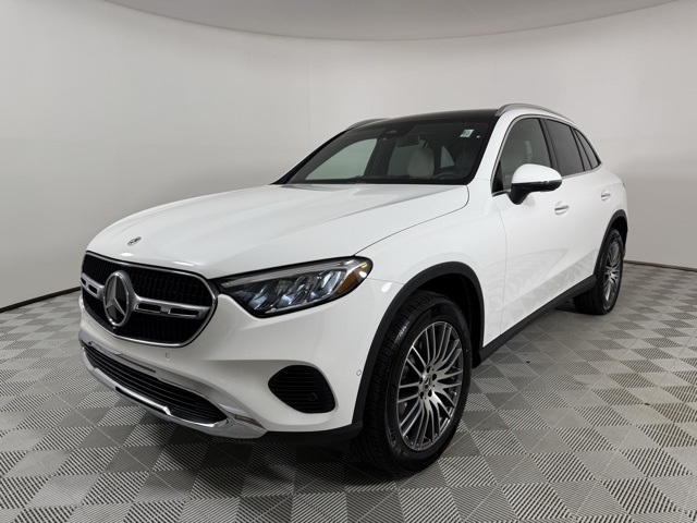 2026 Mercedes Benz GLC 300 4MATIC photo 3
