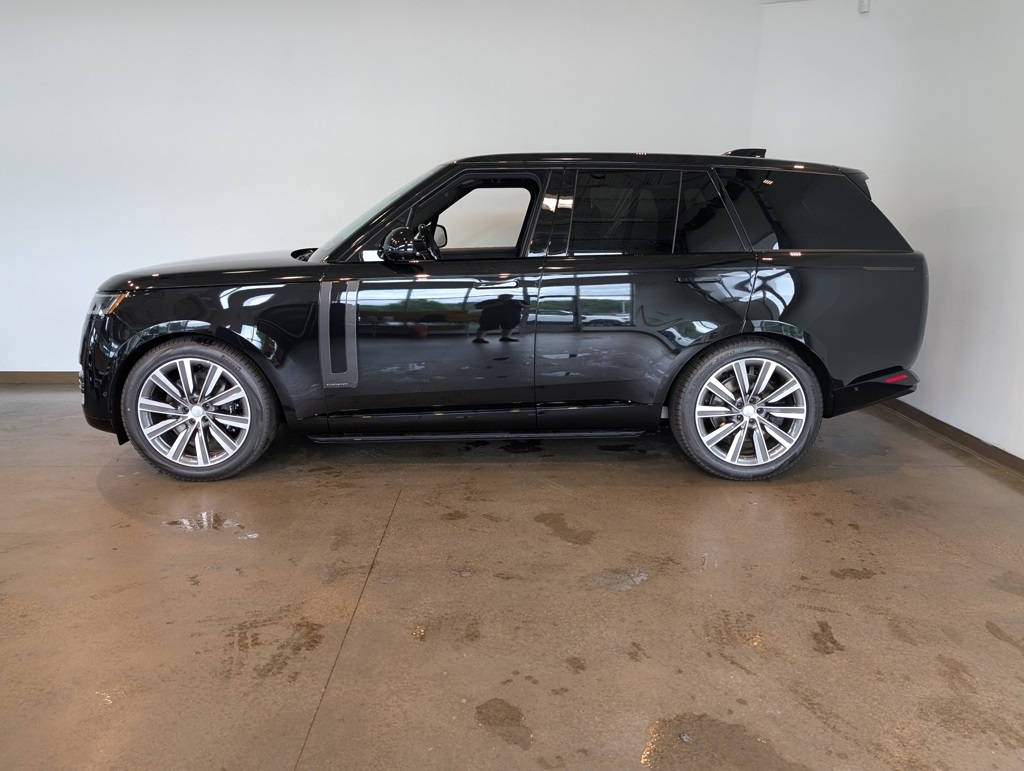 2025 Land Rover Range Rover Autobiography photo 3