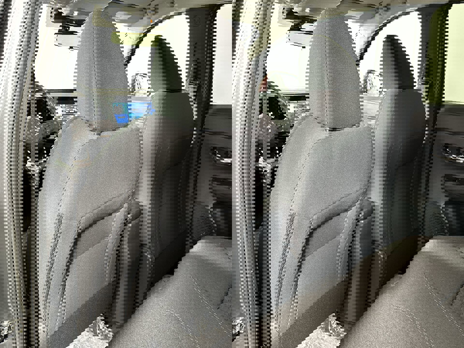 2025 Nissan Kicks SV photo 20