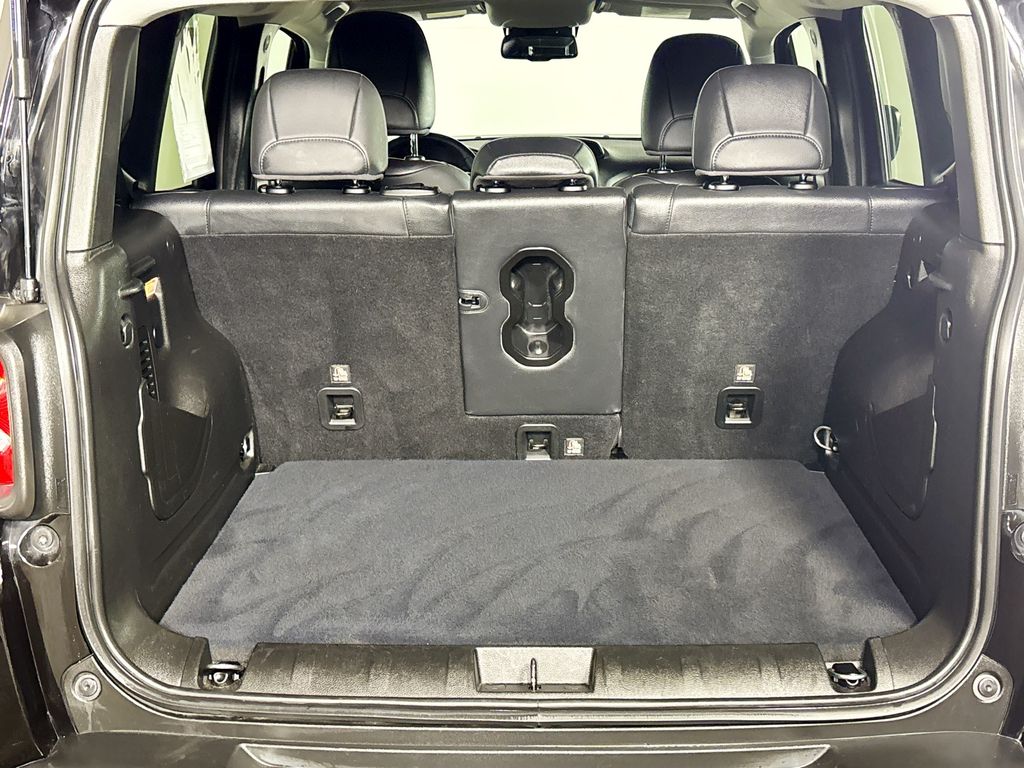 2022 Jeep Renegade Trailhawk photo 17