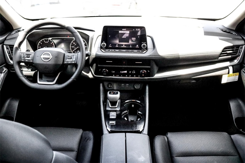 2025 Nissan Rogue SV photo 21