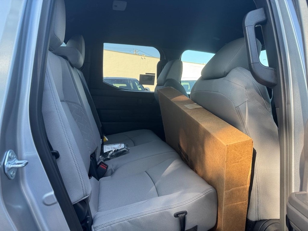 2025 Toyota Tacoma SR5 4x4 Double Cab photo 5