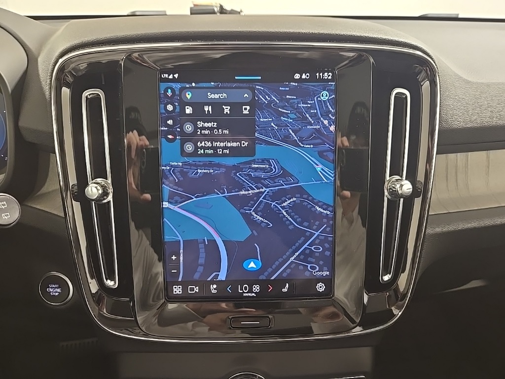 2025 Volvo XC40 Core photo 15