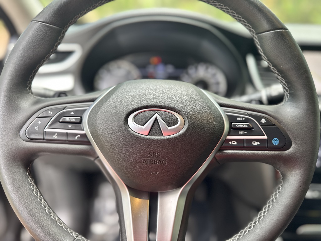 2022 Infiniti QX50 Essential photo 22