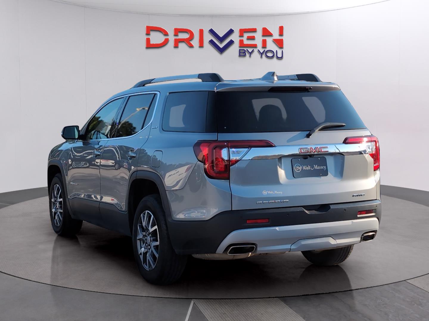 2023 Gmc Acadia SLT photo 3