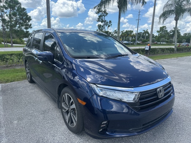 2022 Honda Odyssey Touring photo 3