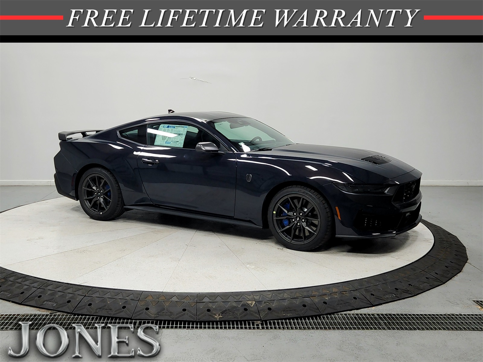 2025 Ford Mustang Dark Horse's photo