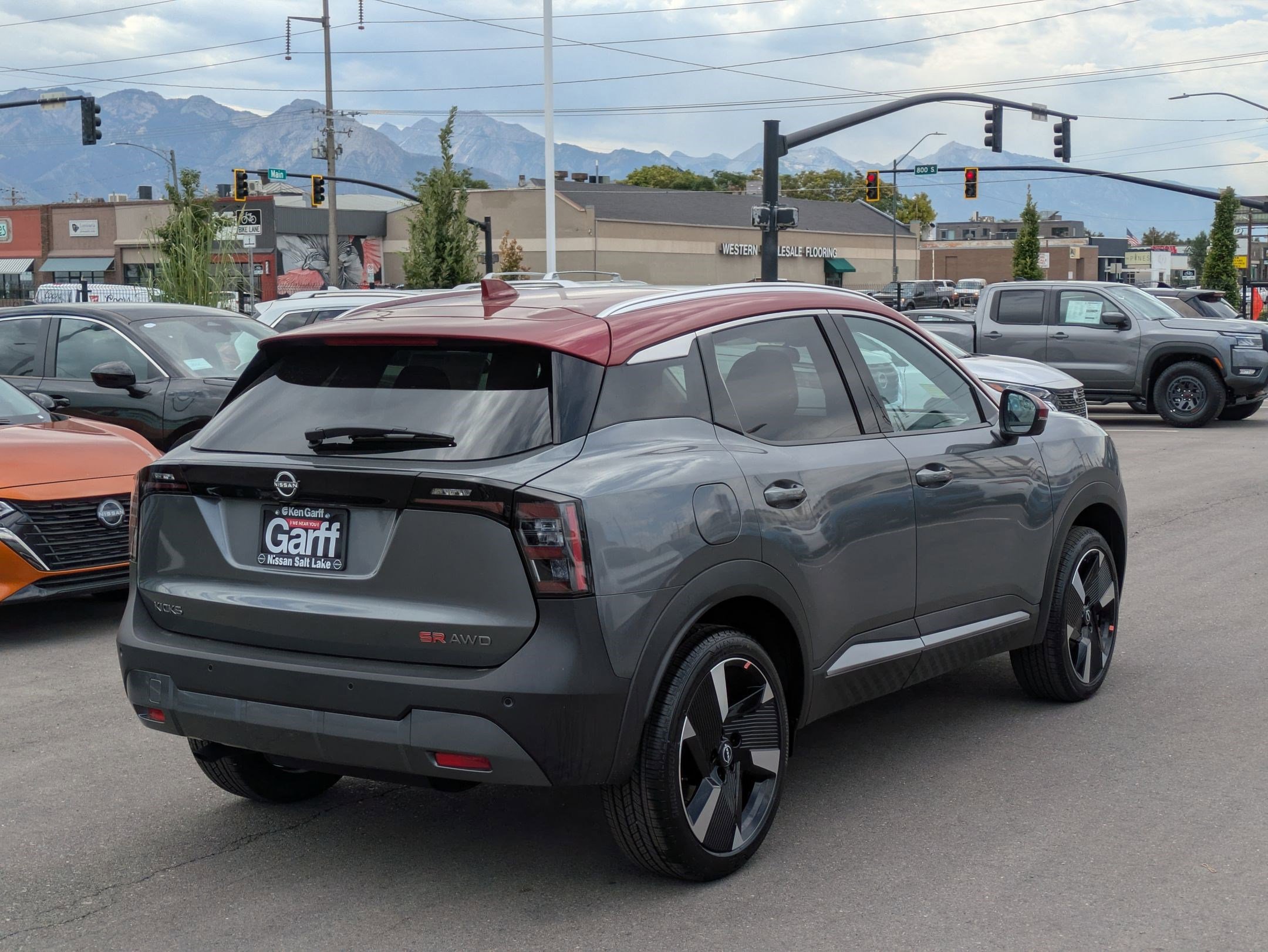 2025 Nissan Kicks SR photo 2