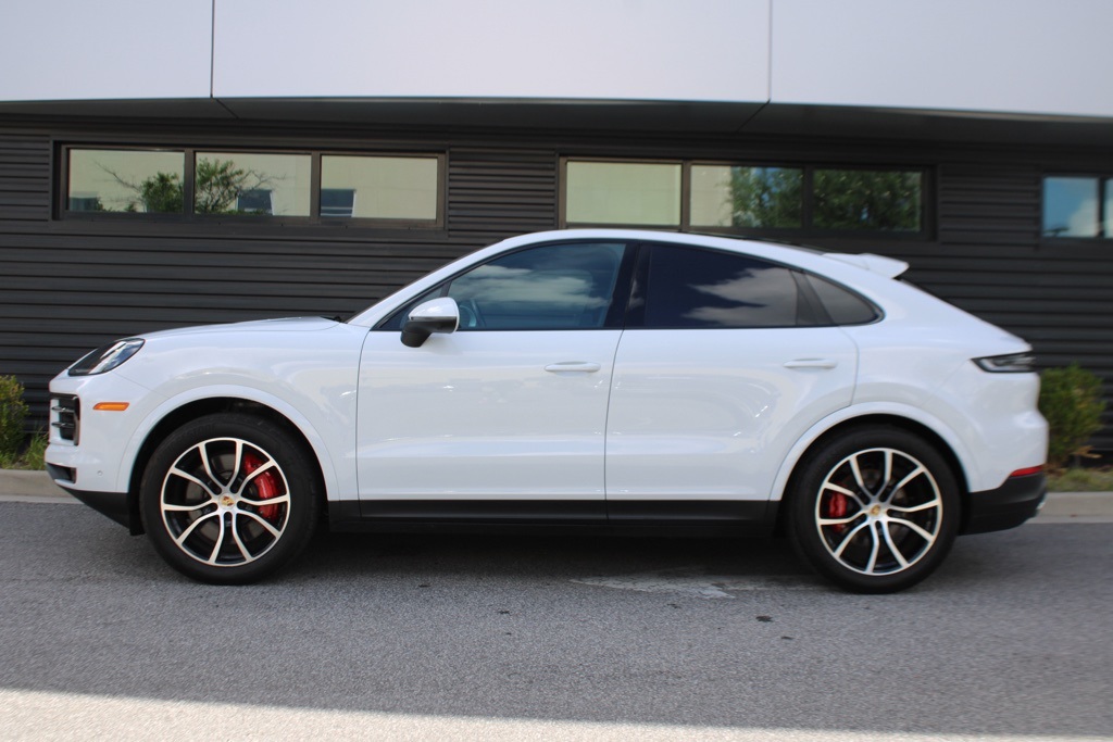 2024 Porsche Cayenne Coupe S photo 2