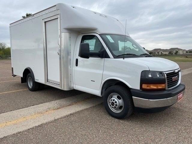2023 GMC Savana Cutaway Work Van's photo