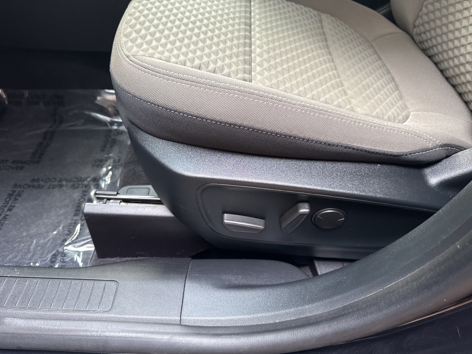 2020 Ford Escape SE photo 38