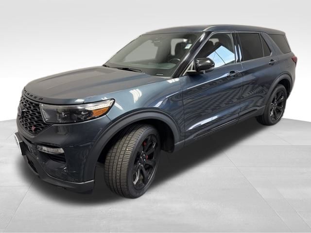 2022 Ford Explorer ST's photo
