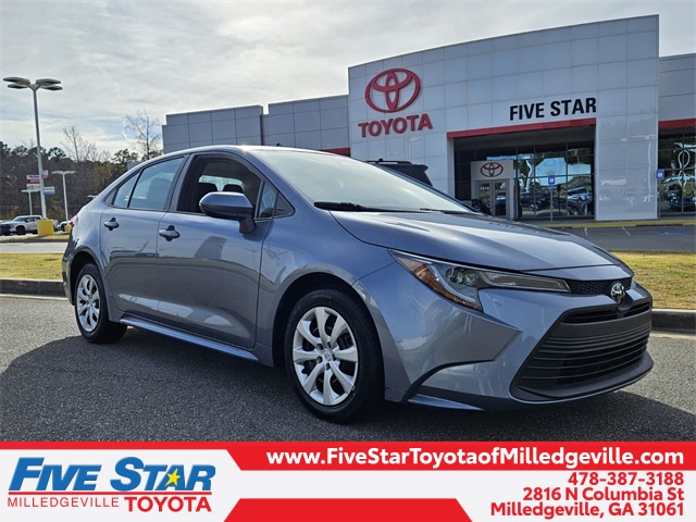 2024 Toyota Corolla LE's photo