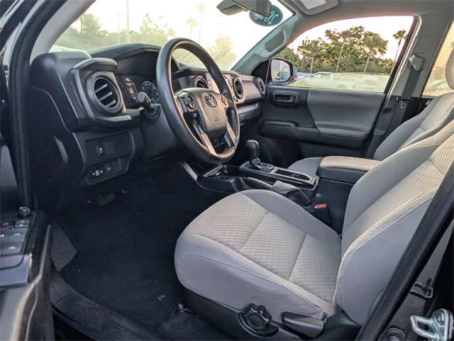 2022 Toyota Tacoma SR photo 7