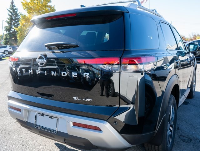 2025 Nissan Pathfinder SL photo 4