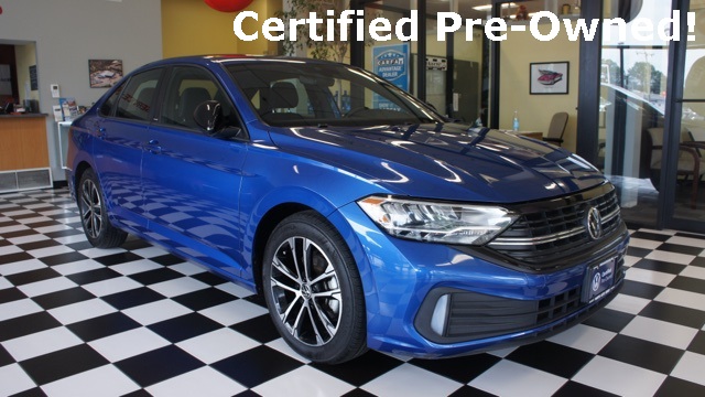 2023 Volkswagen Jetta Sport's photo