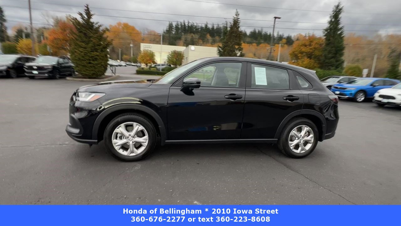 2025 Honda HR-V LX photo 3