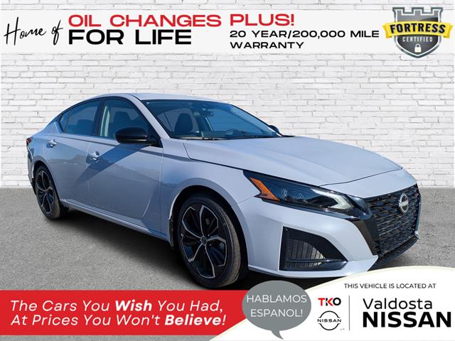 2025 Nissan Altima SR's photo