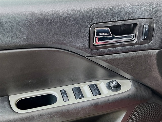 2012 Ford Fusion SEL photo 9