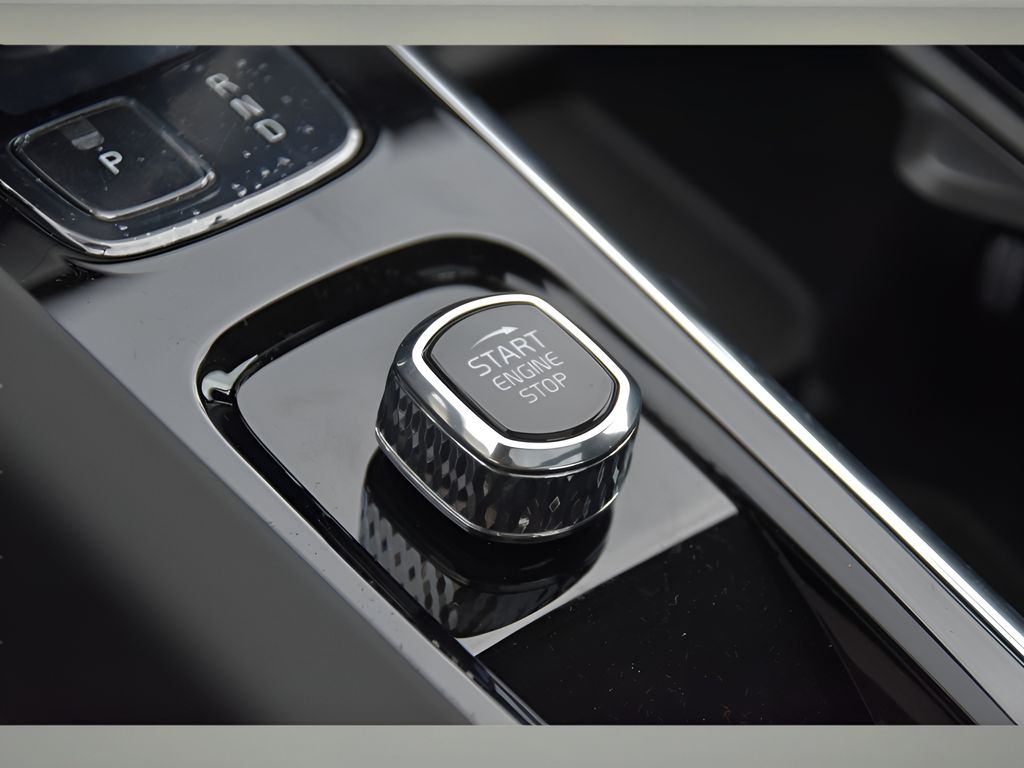 2024 Volvo S60 B5 Core photo 30