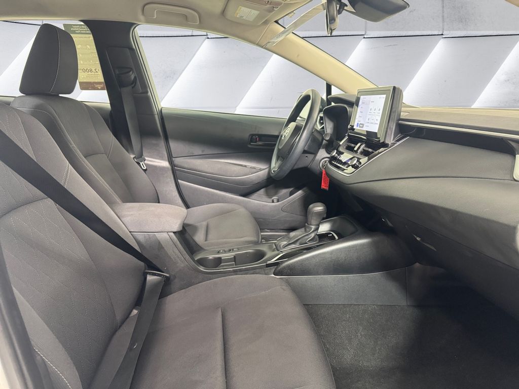 2023 Toyota Corolla LE photo 13