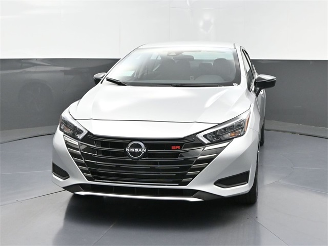 2025 Nissan Versa 1.6 SR photo 2