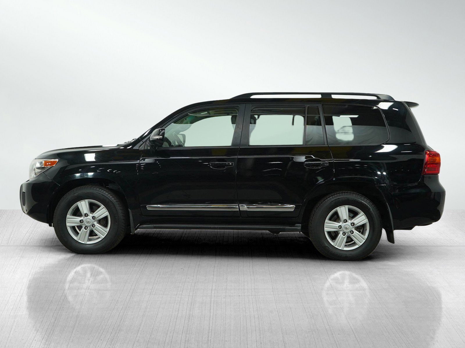 Used 2014 Toyota Land Cruiser Base with VIN JTMHY7AJ4E4027679 for sale in Bloomington, Minnesota