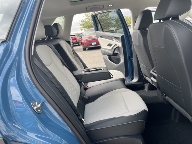 2025 Volkswagen Tiguan SE photo 18