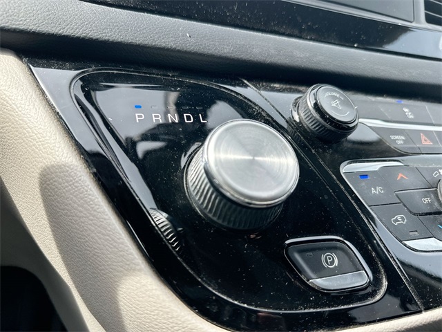 2017 Chrysler Pacifica LX photo 40