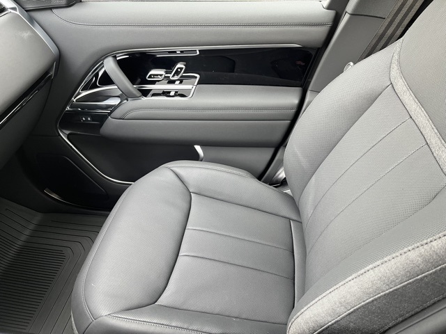 2025 Land Rover Range Rover SE photo 36