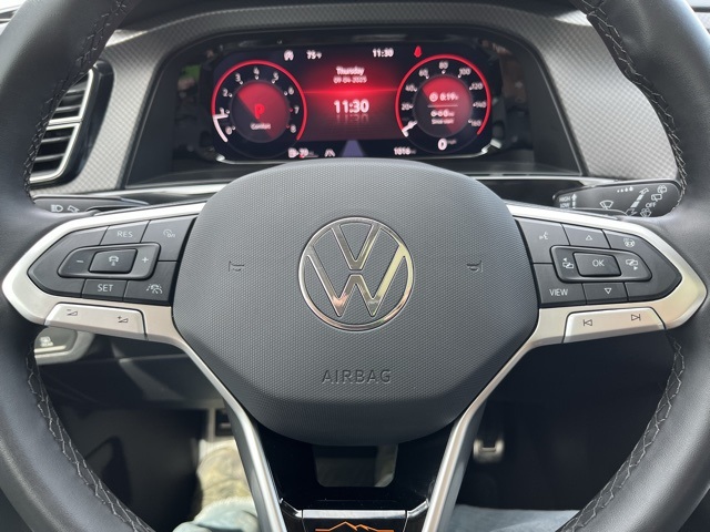 2025 Volkswagen Atlas Peak Edition SE photo 10