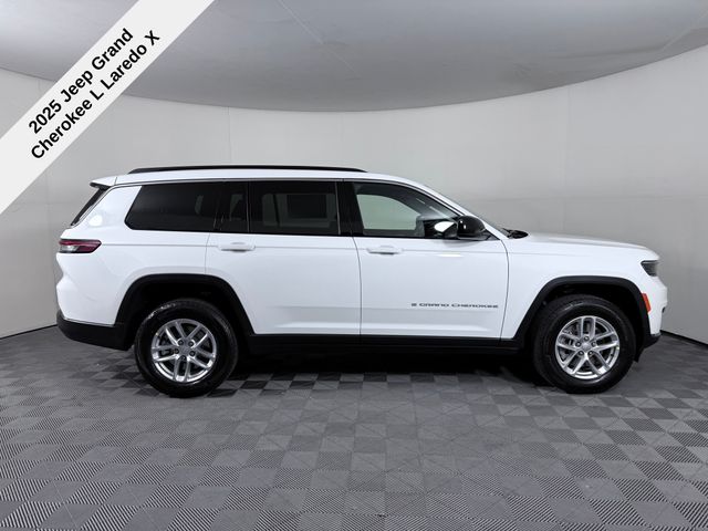 2025 Jeep Grand Cherokee Laredo X photo 9