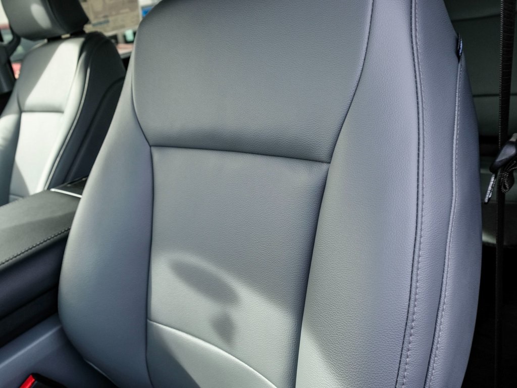 2024 Ford F-150 Lightning photo 19