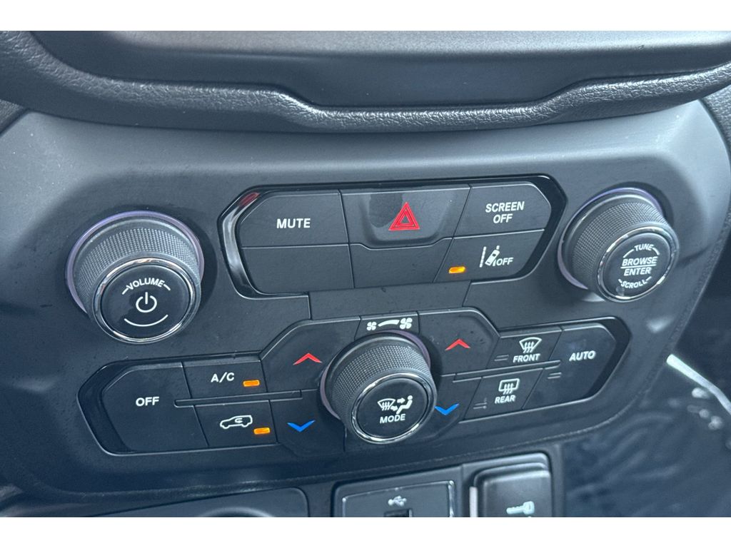 2022 Jeep Renegade Latitude photo 27