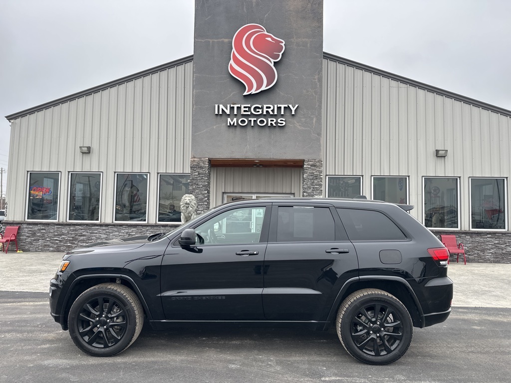 2022 Jeep Grand Cherokee WK Laredo X's photo