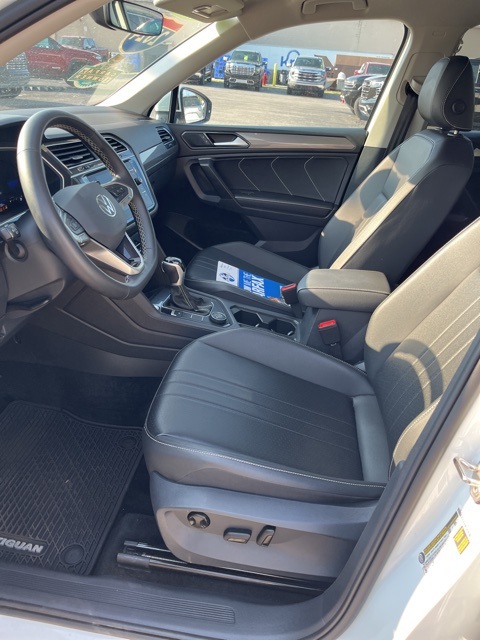 2024 Volkswagen Tiguan SE Wolfsburg Edition photo 2