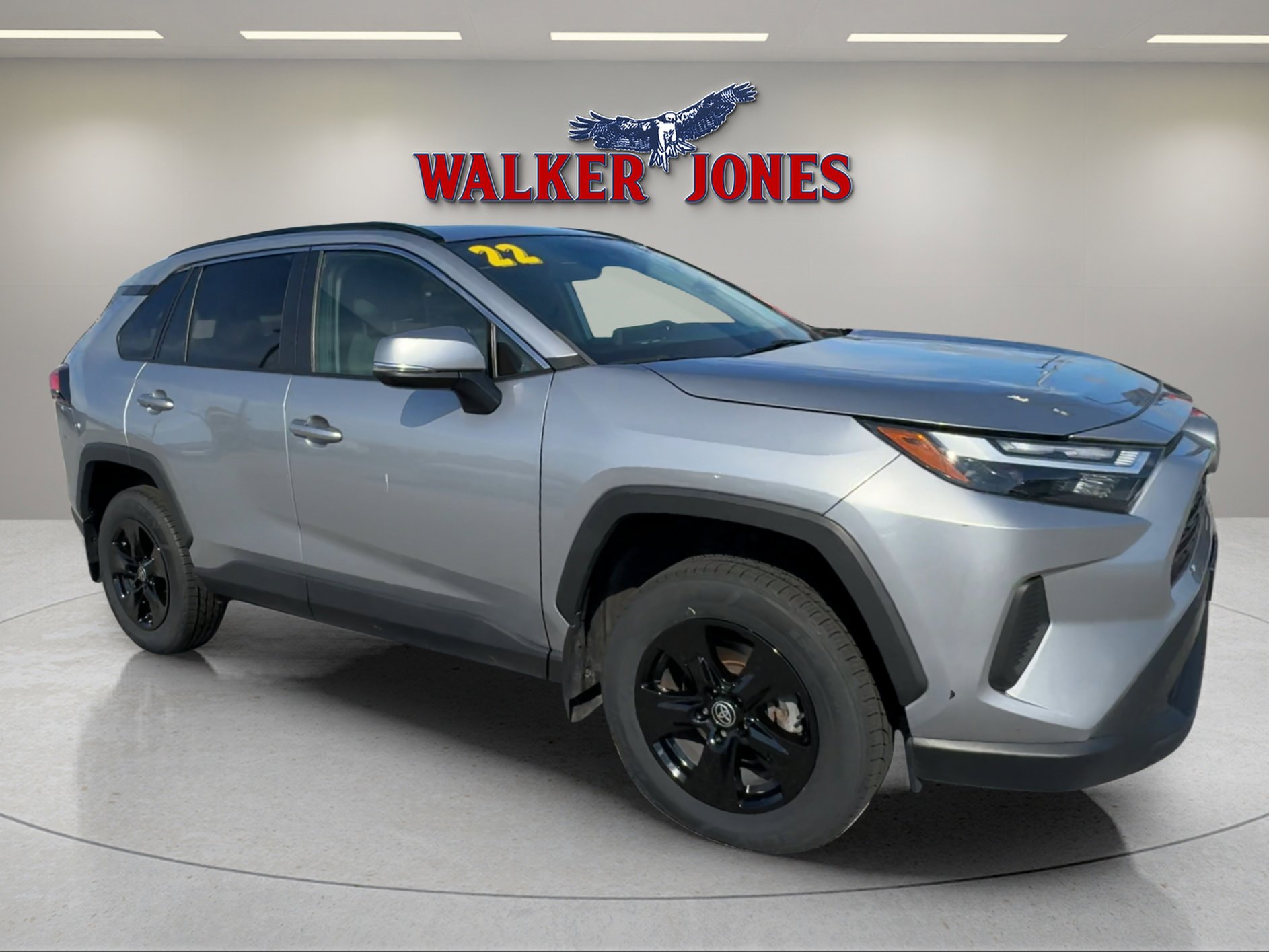 2022 Toyota RAV4 XLE's photo