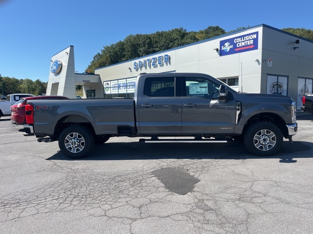 2026 Ford F-350 Lariat photo 3