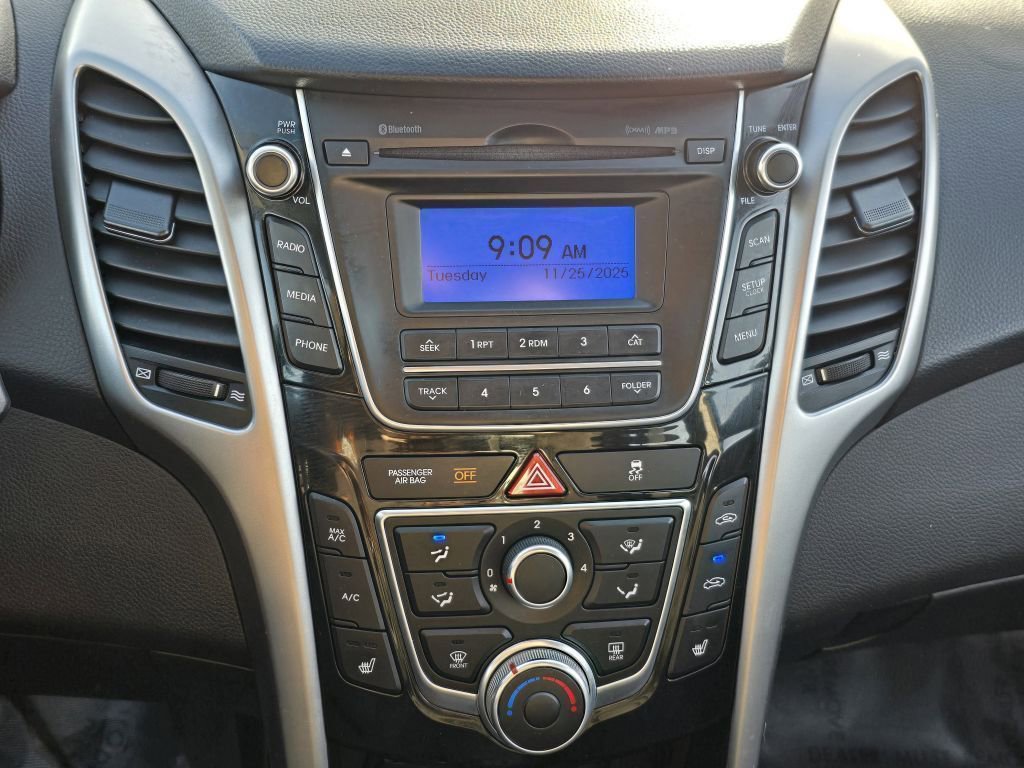 2016 Hyundai Elantra GT Base photo 3