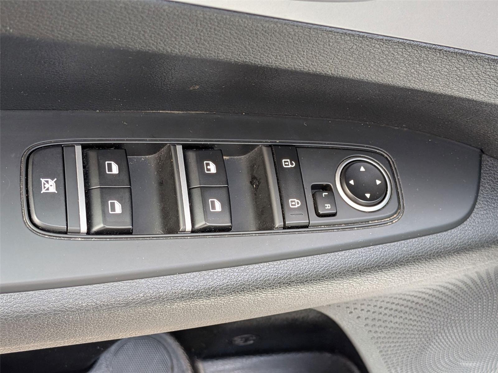 2023 Kia Forte LXS photo 13