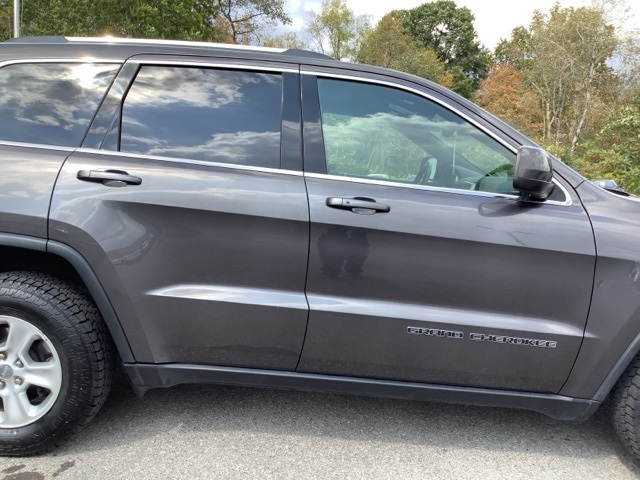 2017 Jeep Grand Cherokee Laredo photo 6